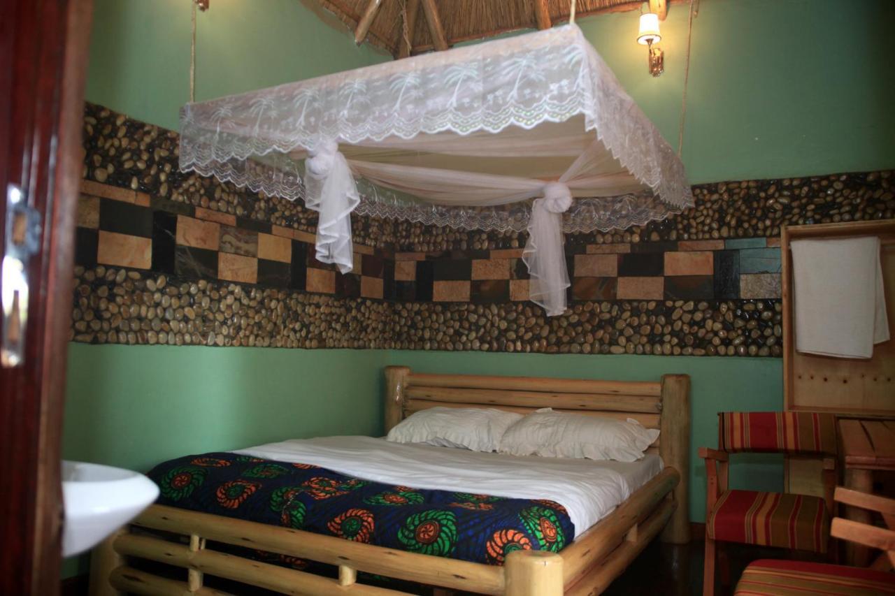 Elite Backpackers Services Masaka Екстериор снимка