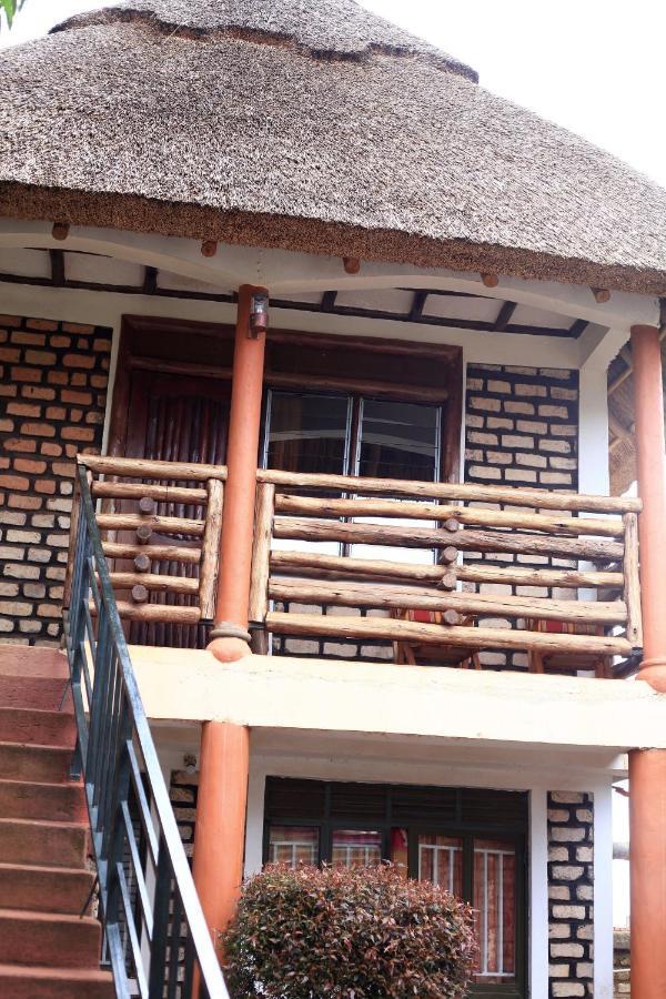 Elite Backpackers Services Masaka Екстериор снимка