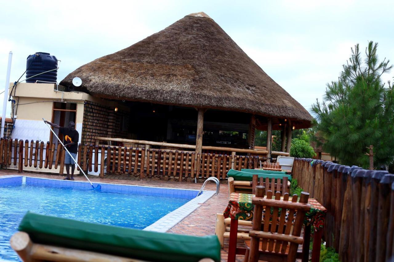 Elite Backpackers Services Masaka Екстериор снимка