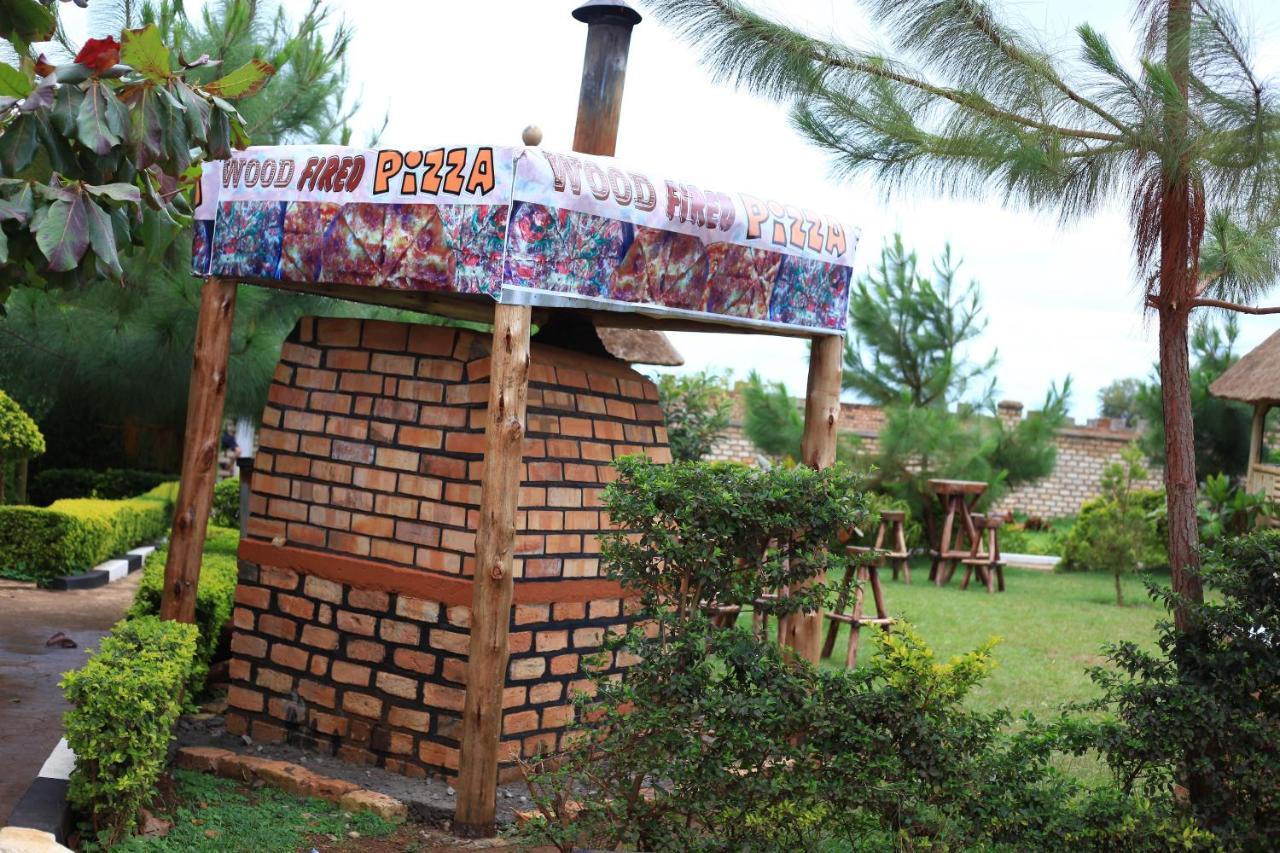 Elite Backpackers Services Masaka Екстериор снимка